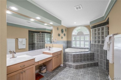 Welcome to this exceptional 2006 3-bedroom, 3-bathroom residence - photo 20