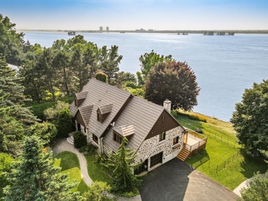 Lake Home For Sale in Varennes, 