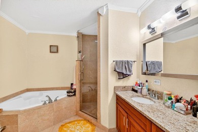 Beautifully maintained and spacious 2-bedroom, 2-bath corner - photo 21