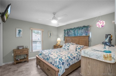 Welcome to this exceptional 2006 3-bedroom, 3-bathroom residence - photo 26