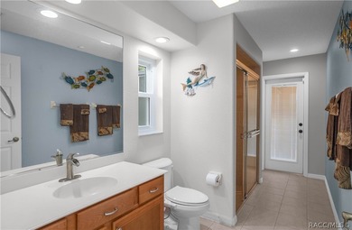 Welcome to this exceptional 2006 3-bedroom, 3-bathroom residence - photo 28