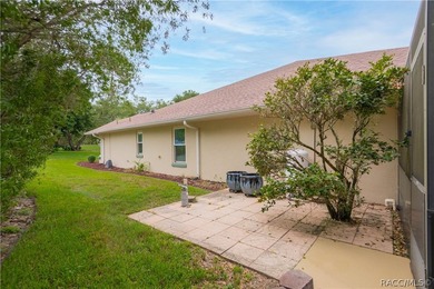 Welcome to this exceptional 2006 3-bedroom, 3-bathroom residence - photo 39
