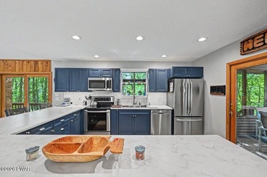 Turnkey and fully furnished, this beautifully updated 4-bedroom - photo 10