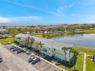 Lake Townhome/Townhouse For Sale in St. Petersburg, Florida