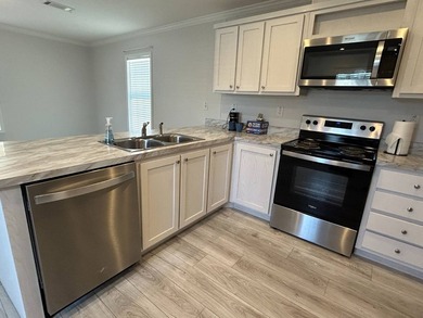 Welcome home to your 2017 Jacobsen home where you can enjoy the - photo 7