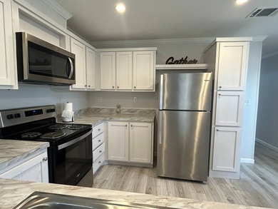Welcome home to your 2017 Jacobsen home where you can enjoy the - photo 8