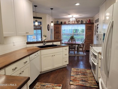 This custom-built 3-bedroom, 2-bath home in Royal Pines is a - photo 15