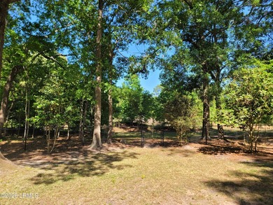 This custom-built 3-bedroom, 2-bath home in Royal Pines is a - photo 31