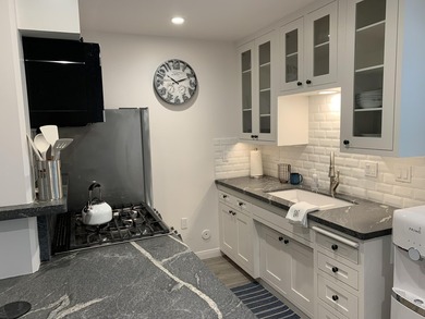 Poolside Condo - Steps from Carpinteria's Renowned ''World's - photo 4