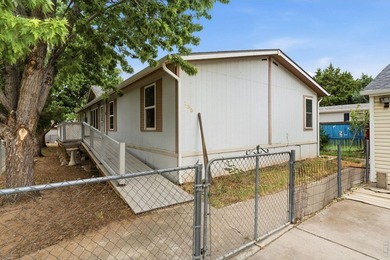 Welcome to one of the largest homes in the neighborhood - photo 4