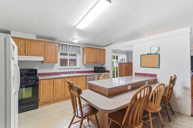 Welcome to one of the largest homes in the neighborhood - photo 6