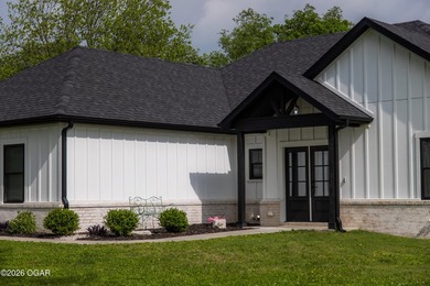 You're not dreaming, this stunning custom built home rests on 5 - photo 4