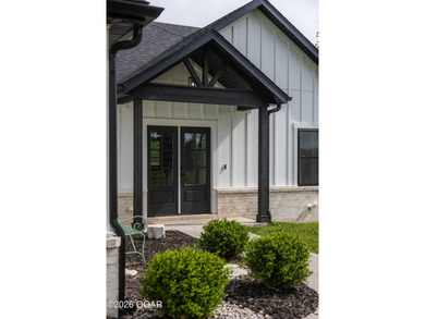 You're not dreaming, this stunning custom built home rests on 5 - photo 5