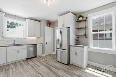 Charming and well-built, this beautifully maintained 4 bedroom - photo 15