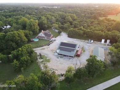 Property Description - Jasper 40 Custom 6-Bedroom 4 Bath Home on - photo 7
