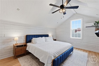 Charming and well-built, this beautifully maintained 4 bedroom - photo 25