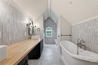 Charming and well-built, this beautifully maintained 4 bedroom - photo 27
