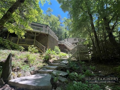 Rare and distinctive mountain retreat in the Hound Ears Club - photo 1