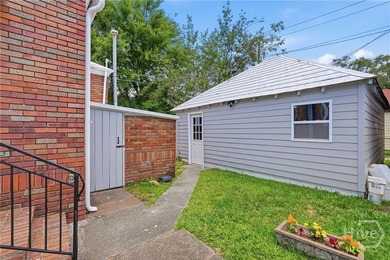 Charming and well-built, this beautifully maintained 4 bedroom - photo 35