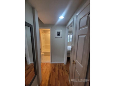 Rare and distinctive mountain retreat in the Hound Ears Club - photo 6