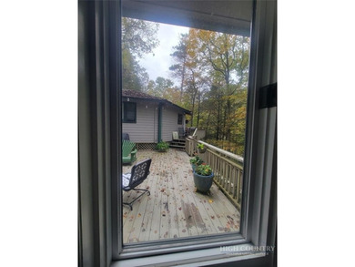 Rare and distinctive mountain retreat in the Hound Ears Club - photo 9