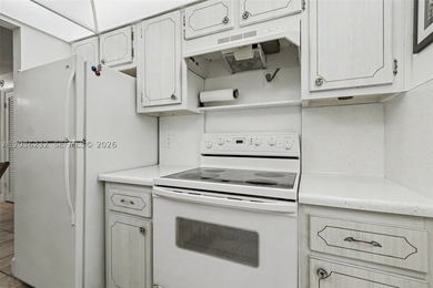 Perfect Fort Lauderdale Beach Pied-a-Terre! Meticulously - photo 11