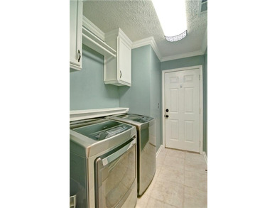 Make this charming Wyngate/Towne Lake home your own! Wonderful - photo 16