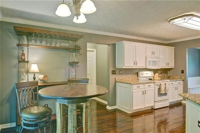 Make this charming Wyngate/Towne Lake home your own! Wonderful - photo 21