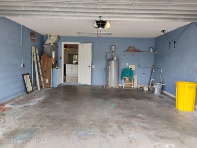 Great floor plan for this 3 bedroom, 2 bath home, metal roof - photo 21