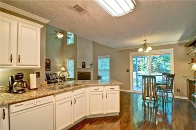 Make this charming Wyngate/Towne Lake home your own! Wonderful - photo 22