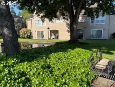 Lake Condo For Sale in Wilsonville, Oregon