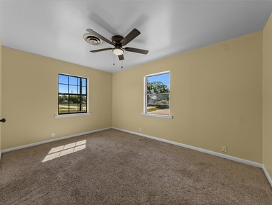 Welcome to this charming Vernon residence offering comfort - photo 14