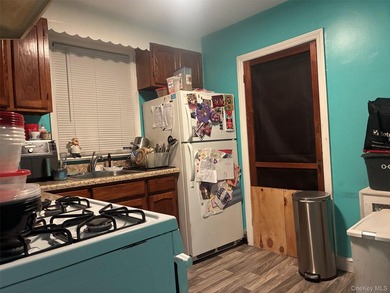 Welcome to this well maintained, semi-attached brick two family - photo 16