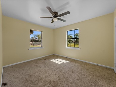 Welcome to this charming Vernon residence offering comfort - photo 16