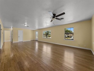 Welcome to this charming Vernon residence offering comfort - photo 19