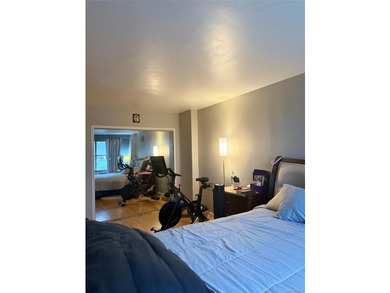 Welcome to this very spacious 3-bedroom co-op apartment located - photo 20