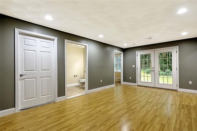 Welcome to this inviting end unit condo offering the perfect - photo 20