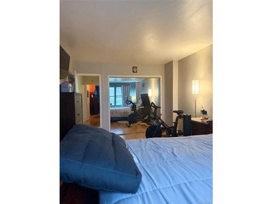 Welcome to this very spacious 3-bedroom co-op apartment located - photo 21