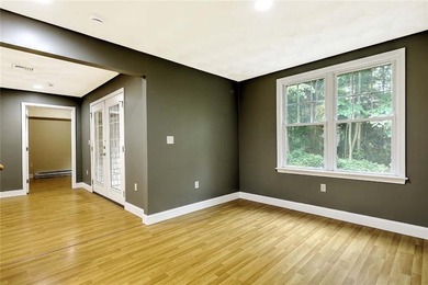 Welcome to this inviting end unit condo offering the perfect - photo 22