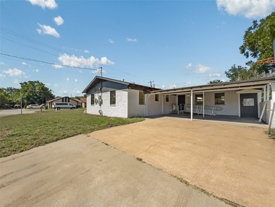 Welcome to this charming Vernon residence offering comfort - photo 24