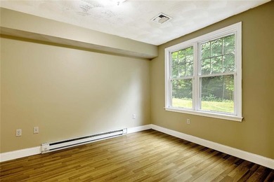 Welcome to this inviting end unit condo offering the perfect - photo 24