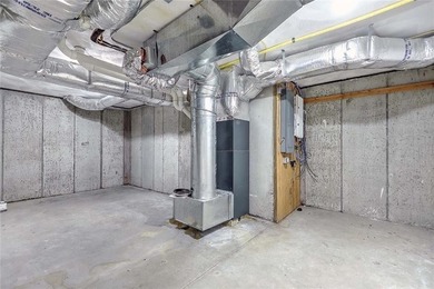 Welcome to this inviting end unit condo offering the perfect - photo 28