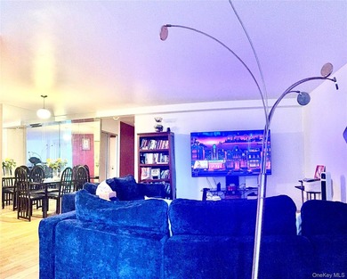 Welcome to this very spacious 3-bedroom co-op apartment located - photo 31