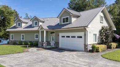 -STUNNING WATERFRONT PENINSULA HOME ON WATTS BAR LAKE - photo 3