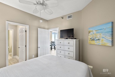 Beautifully Decorated and Meticulously Maintained 3 Bedroom, 3 - photo 18