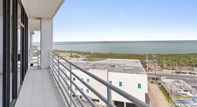 Beautifully updated townhome-style condo with stunning views of - photo 21