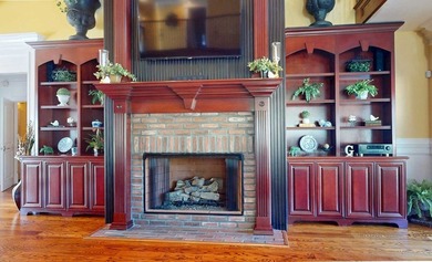 Waterfront Luxury Home with Backyard Oasis- Welcome home to 1333 - photo 25