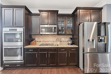 NEW PRICE IMPROVEMENT $750,000! Welcome to The Vineyards on Lake - photo 7