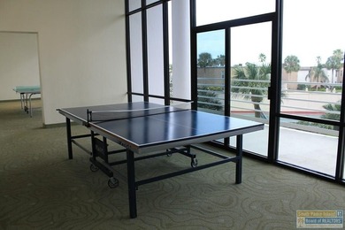 Beautifully updated townhome-style condo with stunning views of - photo 31