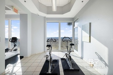 Beautifully Decorated and Meticulously Maintained 3 Bedroom, 3 - photo 36
